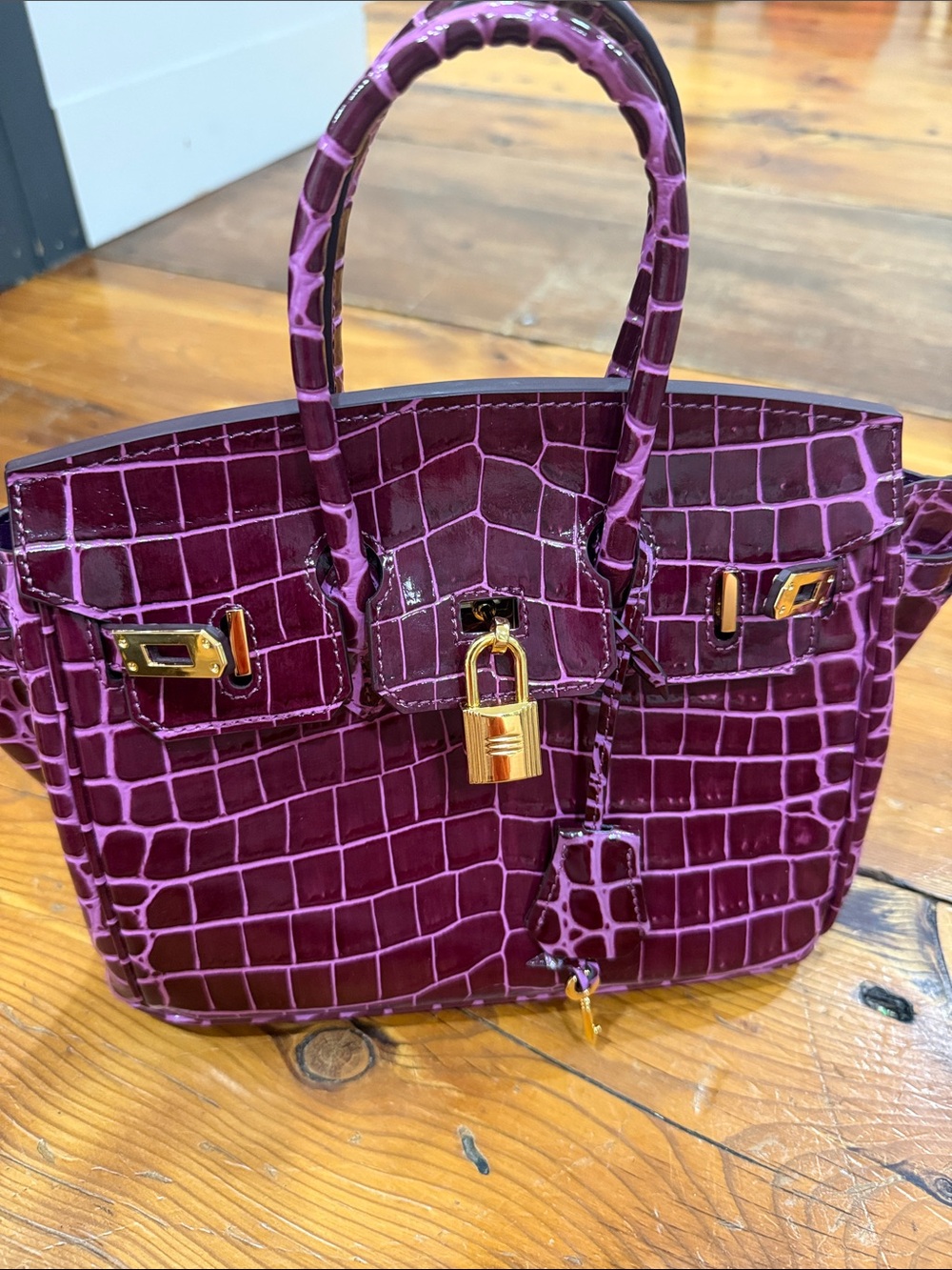 Purple Croc-Embossed Satchel Handbag with Lock Gold Hardware Purse - Picture 10 of 13